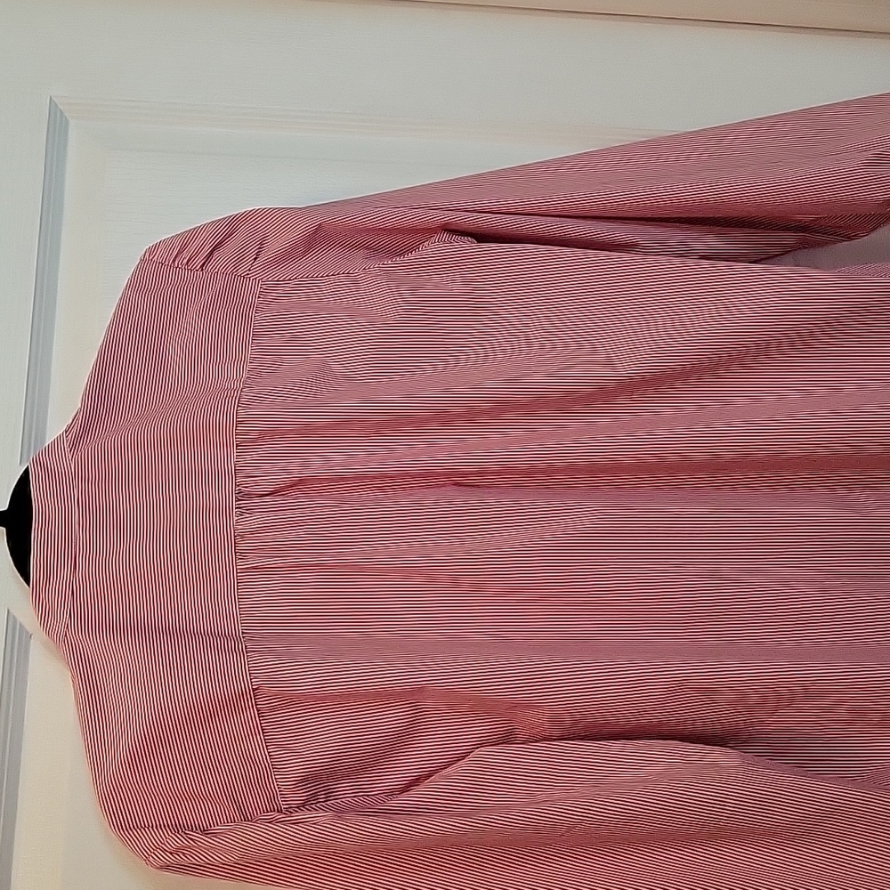 Tommy Hilfiger Ruffle Front Top - Picture 11 of 11